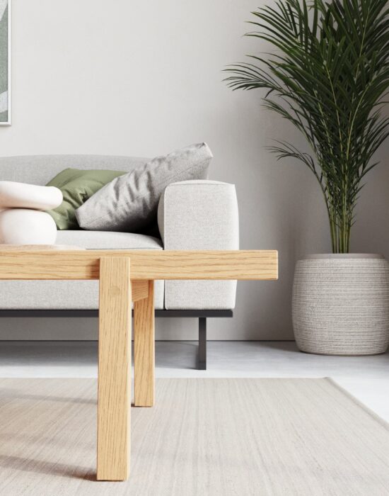 Een solistisch meubelstuk die een wat sobere uitstraling heeft met kleine uitsprekende details. Zo staat alles met 5º stevig op zijn plek.