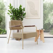 Fière is een verfijnde en comfortabele fauteuil! Gemaakt voor de relaxte dagen. Het frame is minimalistisch en functioneel. Dit zorgt voor een luchtige uitstraling.