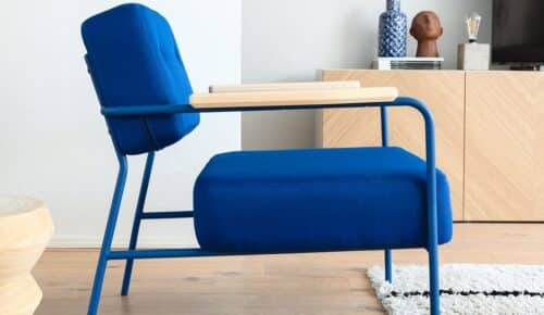 Fière is een verfijnde en comfortabele fauteuil! Gemaakt voor de relaxte dagen. Het frame is minimalistisch en functioneel. Dit zorgt voor een luchtige uitstraling.