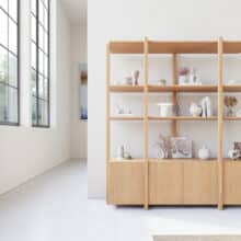 Wandkast Sento Elegant, Ruim en Functioneel dat is deze moderne eiken wandkast. Deze kast combineert design en praktisch nut.